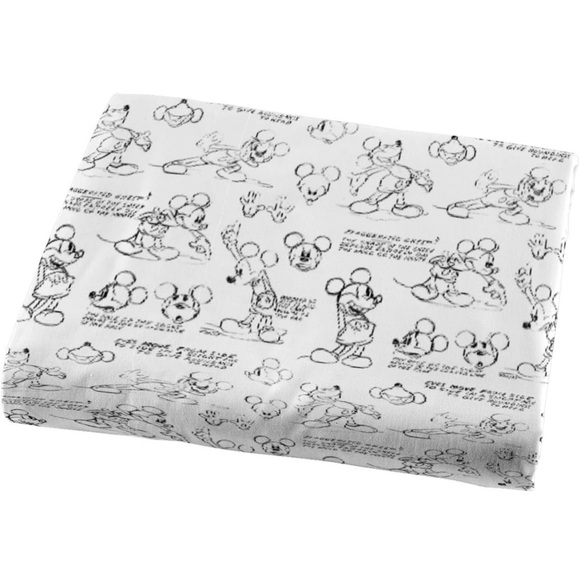 Disney QUEEN Sheet Set - Black and White NEW! - Picture 10 of 13
